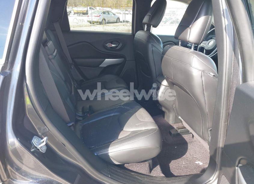 Photo 8 of 2018 Jeep Cherokee LATITUDE PLUS FWD (VIN 1C4PJLLXXJD606504)