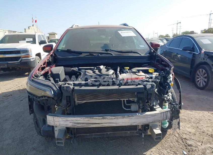 Photo 13 of 2019 Jeep Cherokee LATITUDE PLUS FWD (VIN 1C4PJLLXXKD120325)