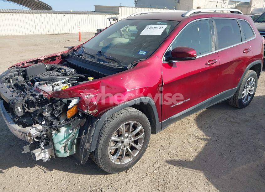 Photo 2 of 2019 Jeep Cherokee LATITUDE PLUS FWD (VIN 1C4PJLLXXKD120325)