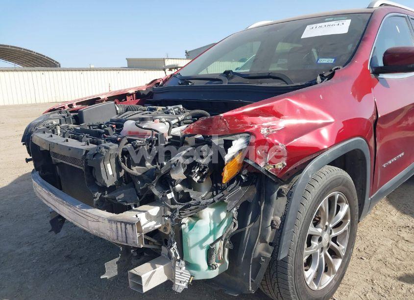 Photo 6 of 2019 Jeep Cherokee LATITUDE PLUS FWD (VIN 1C4PJLLXXKD120325)