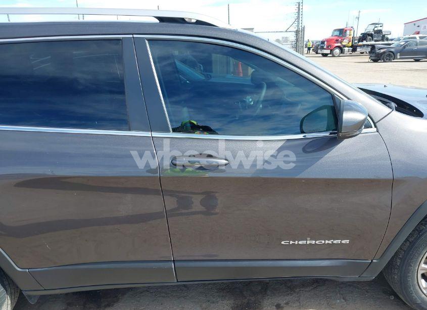 Photo 13 of 2021 Jeep Cherokee LATITUDE LUX FWD (VIN 1C4PJLMX4MD239201)