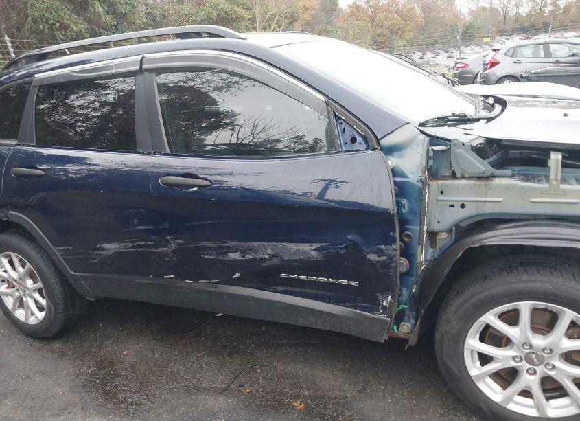 Photo 13 of 2016 Jeep Cherokee SPORT (VIN 1C4PJMAB0GW278083)