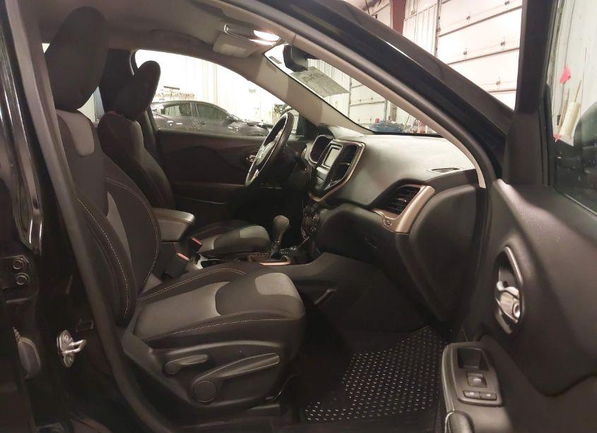 Photo 5 of 2017 Jeep Cherokee ALTITUDE 4X4 (VIN 1C4PJMAB0HW509940)