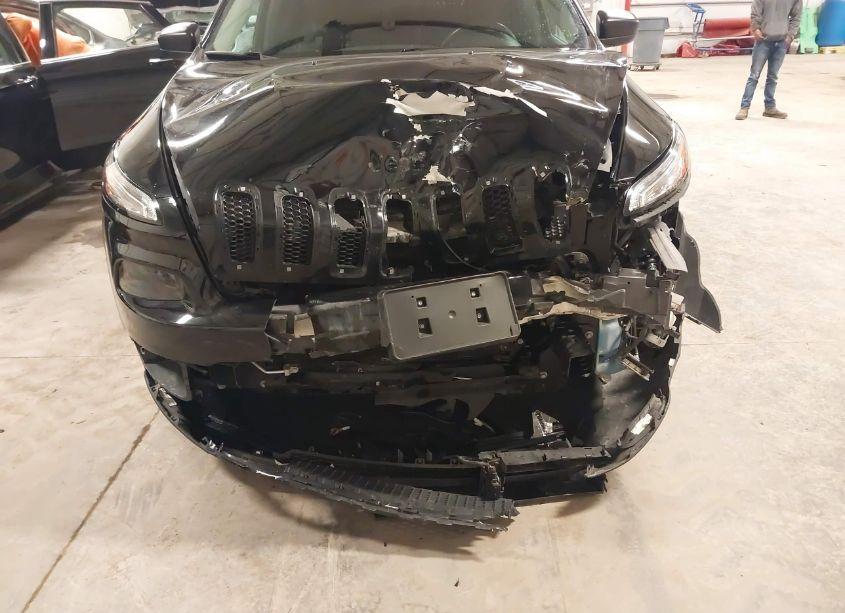 Photo 6 of 2017 Jeep Cherokee ALTITUDE 4X4 (VIN 1C4PJMAB0HW509940)