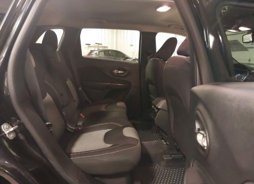 Photo 8 of 2017 Jeep Cherokee ALTITUDE 4X4 (VIN 1C4PJMAB0HW509940)