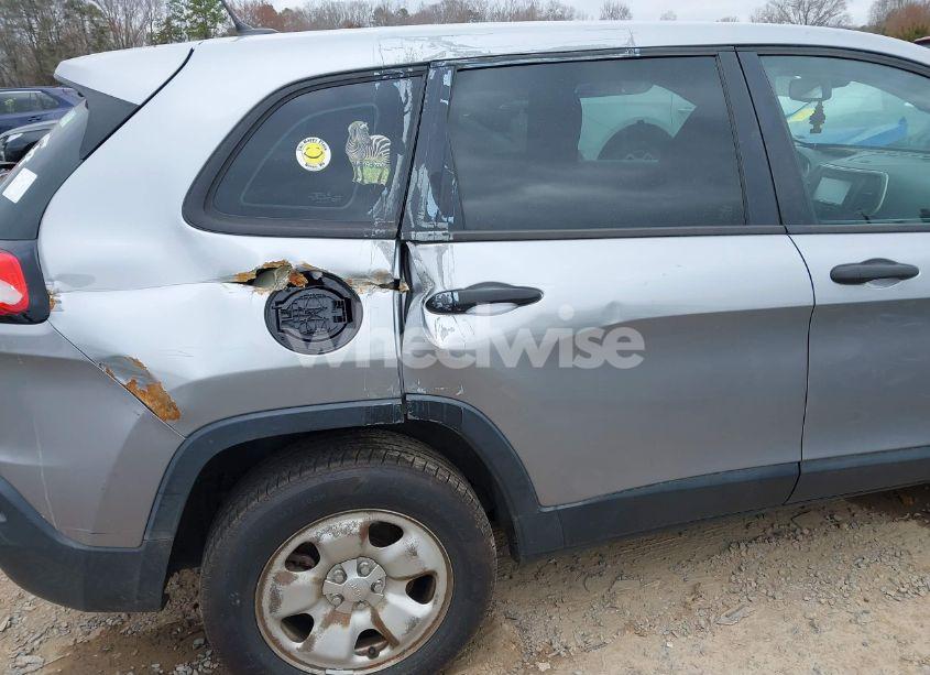 Photo 6 of 2014 Jeep Cherokee SPORT (VIN 1C4PJMAB1EW264402)