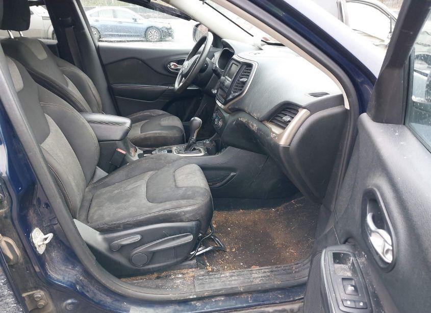 Photo 5 of 2014 Jeep Cherokee SPORT (VIN 1C4PJMAB1EW273035)