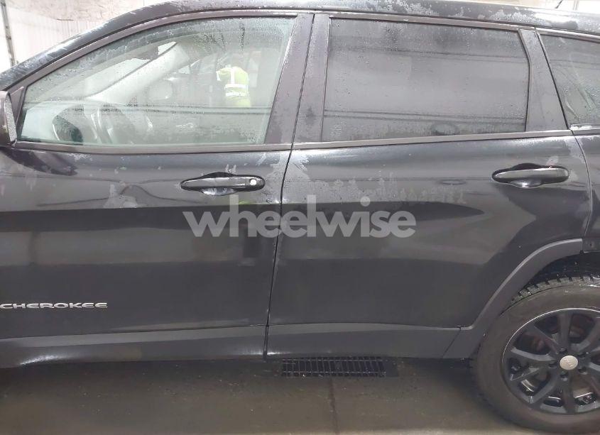 Photo 14 of 2015 Jeep Cherokee SPORT (VIN 1C4PJMAB1FW594378)