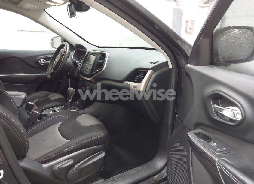 Photo 5 of 2015 Jeep Cherokee SPORT (VIN 1C4PJMAB1FW594378)