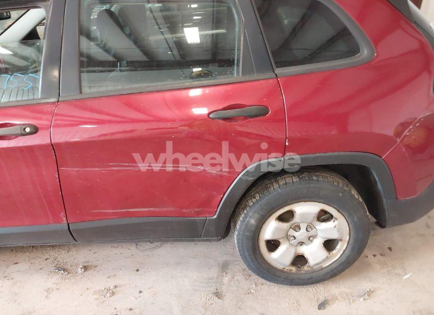 Photo 6 of 2015 Jeep Cherokee SPORT (VIN 1C4PJMAB1FW708816)