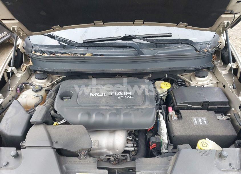 Photo 10 of 2015 Jeep Cherokee SPORT (VIN 1C4PJMAB1FW738625)