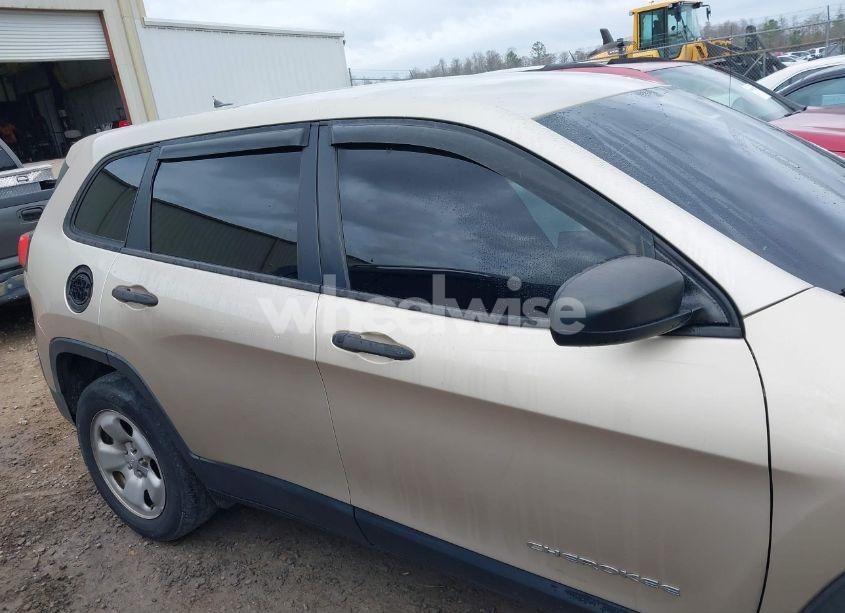 Photo 13 of 2015 Jeep Cherokee SPORT (VIN 1C4PJMAB1FW738625)