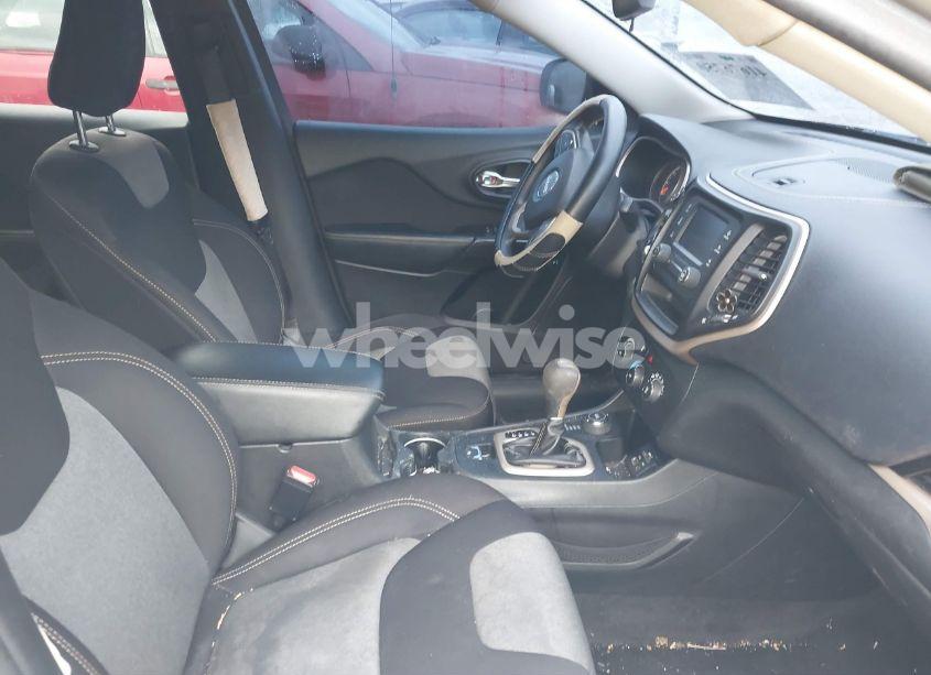 Photo 5 of 2015 Jeep Cherokee SPORT (VIN 1C4PJMAB1FW738625)