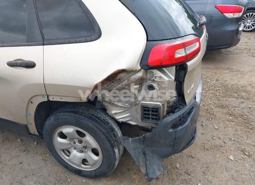 Photo 6 of 2015 Jeep Cherokee SPORT (VIN 1C4PJMAB1FW738625)