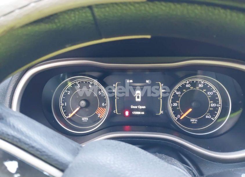 Photo 7 of 2015 Jeep Cherokee SPORT (VIN 1C4PJMAB1FW738625)