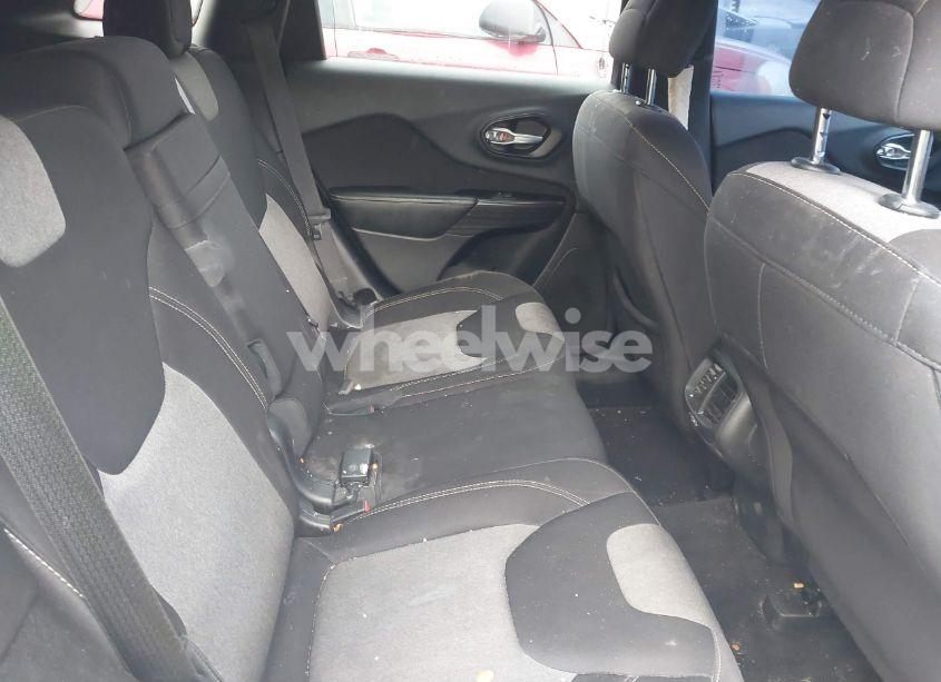 Photo 8 of 2015 Jeep Cherokee SPORT (VIN 1C4PJMAB1FW738625)