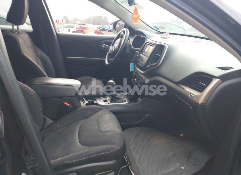 Photo 5 of 2016 Jeep Cherokee SPORT (VIN 1C4PJMAB1GW214523)