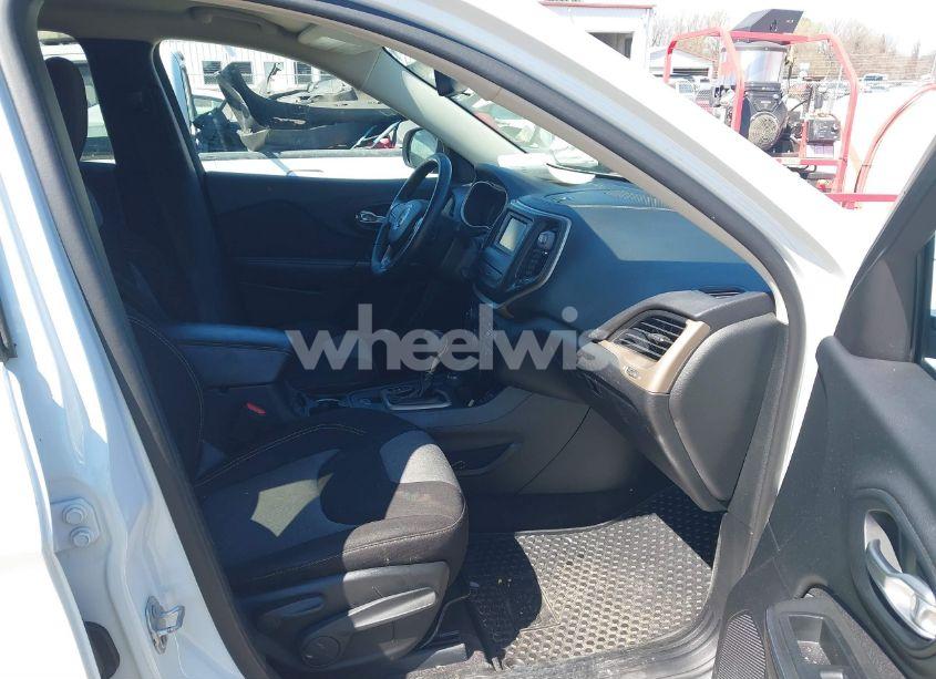 Photo 5 of 2016 Jeep Cherokee ALTITUDE (VIN 1C4PJMAB1GW314251)