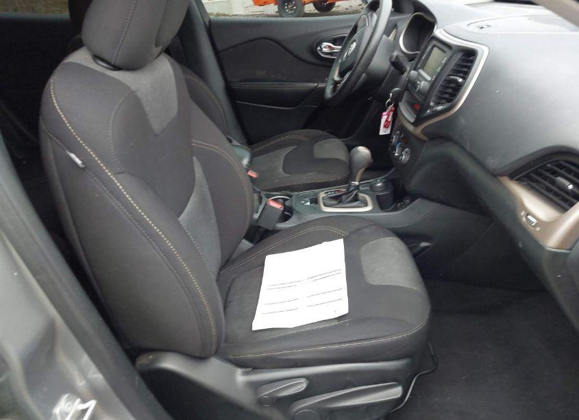 Photo 5 of 2016 Jeep Cherokee SPORT (VIN 1C4PJMAB1GW366320)