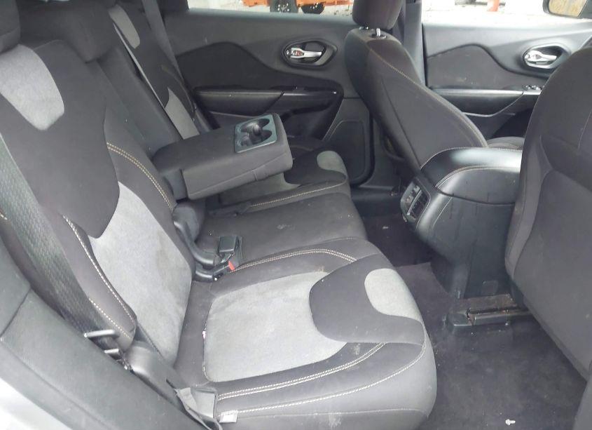 Photo 8 of 2016 Jeep Cherokee SPORT (VIN 1C4PJMAB1GW366320)