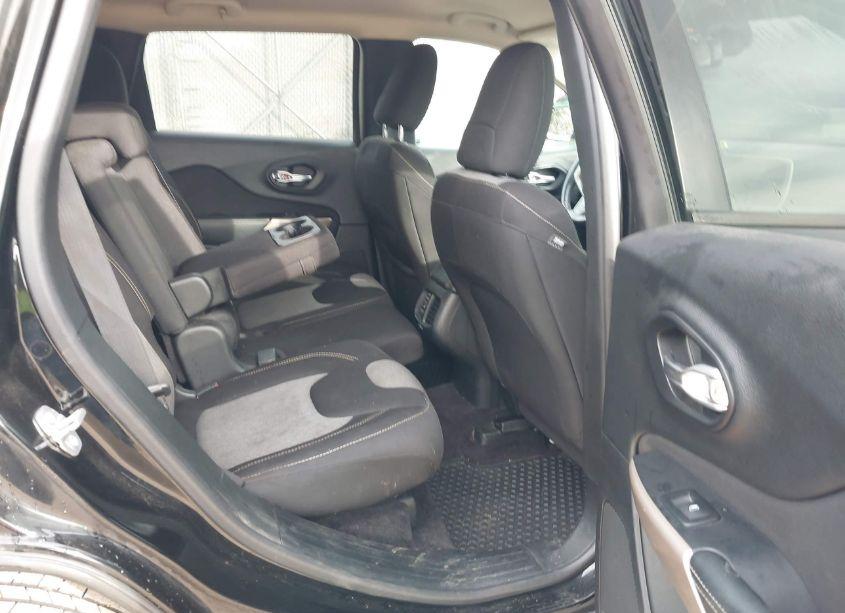 Photo 8 of 2017 Jeep Cherokee ALTITUDE 4X4 (VIN 1C4PJMAB1HW605334)