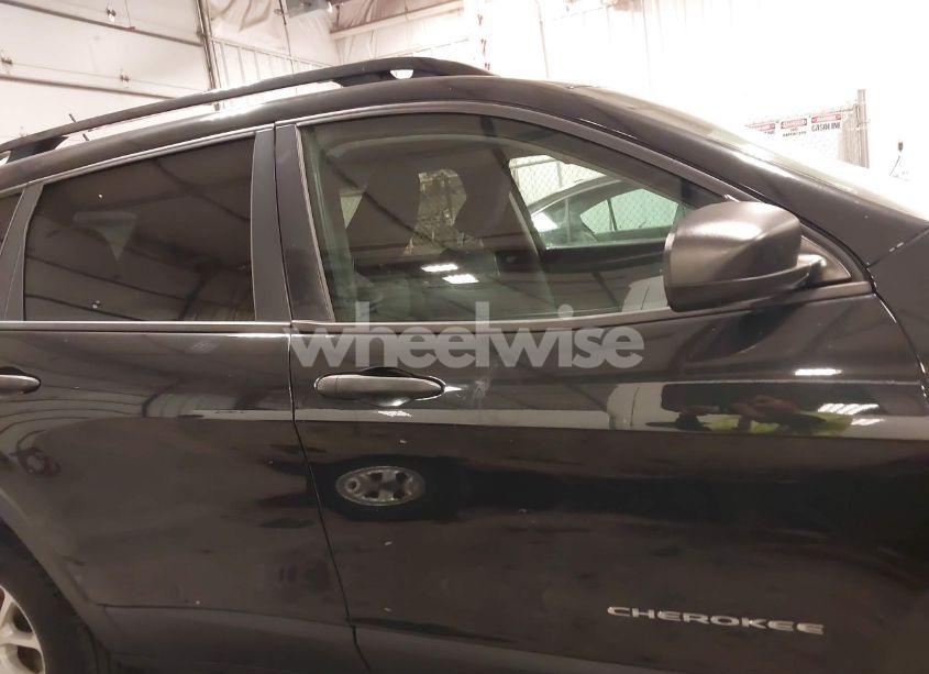 Photo 14 of 2016 Jeep Cherokee SPORT (VIN 1C4PJMAB2GW175814)