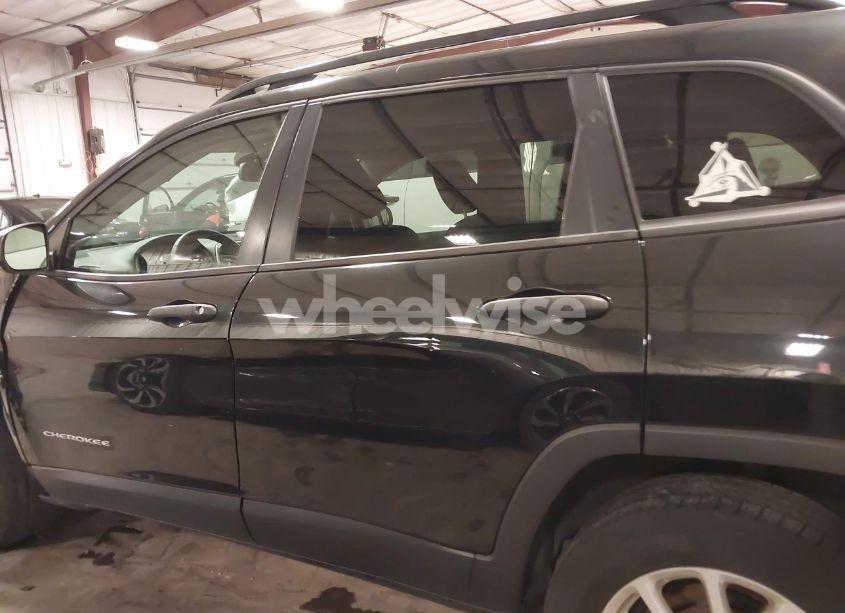 Photo 15 of 2016 Jeep Cherokee SPORT (VIN 1C4PJMAB2GW175814)