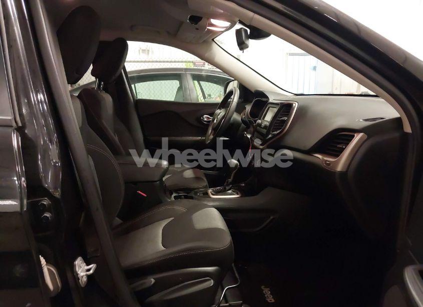 Photo 8 of 2016 Jeep Cherokee SPORT (VIN 1C4PJMAB2GW175814)