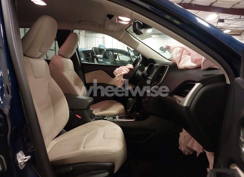 Photo 5 of 2016 Jeep Cherokee SPORT (VIN 1C4PJMAB2GW201702)