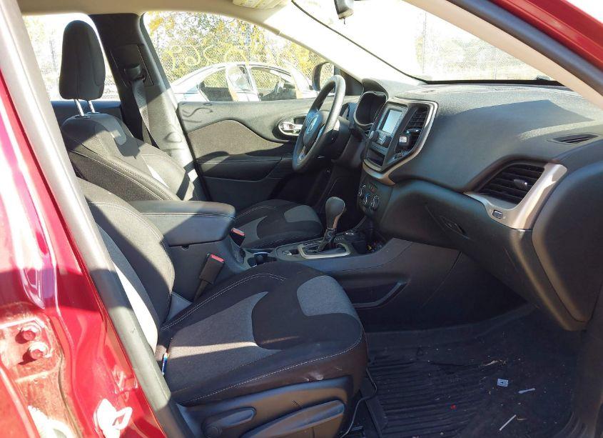 Photo 5 of 2015 Jeep Cherokee SPORT (VIN 1C4PJMAB3FW588470)