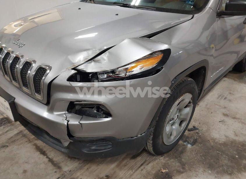 Photo 6 of 2016 Jeep Cherokee SPORT (VIN 1C4PJMAB3GW178575)