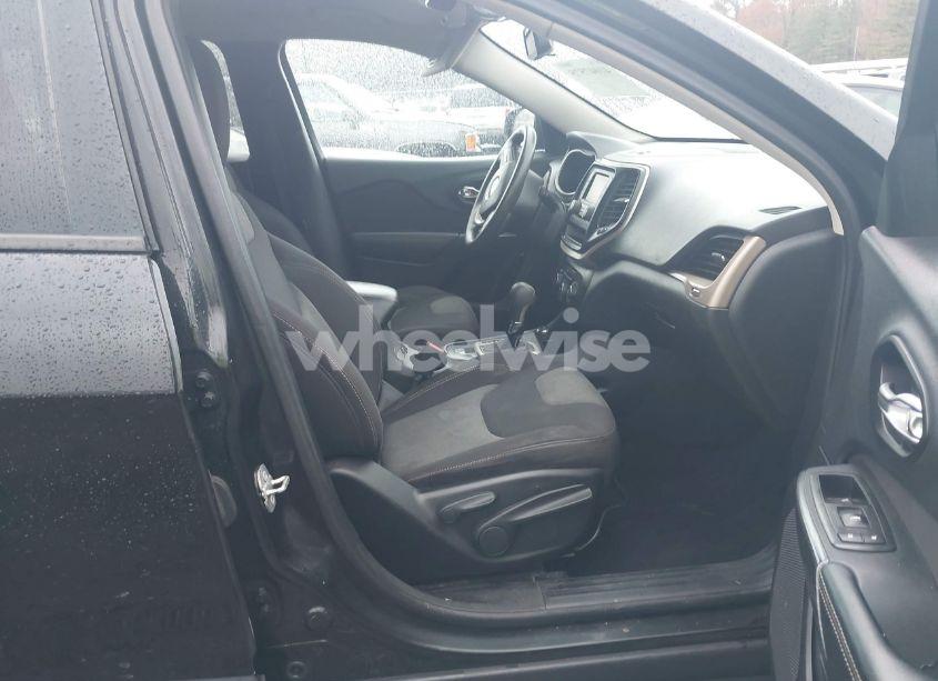 Photo 5 of 2016 Jeep Cherokee SPORT (VIN 1C4PJMAB3GW193691)