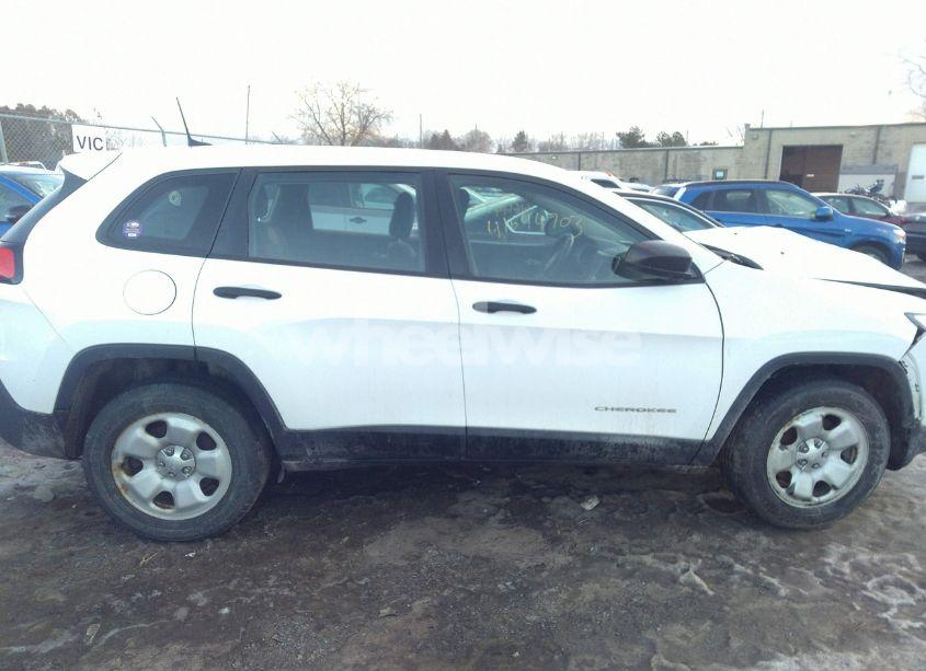 Photo 13 of 2016 Jeep Cherokee SPORT (VIN 1C4PJMAB3GW252867)