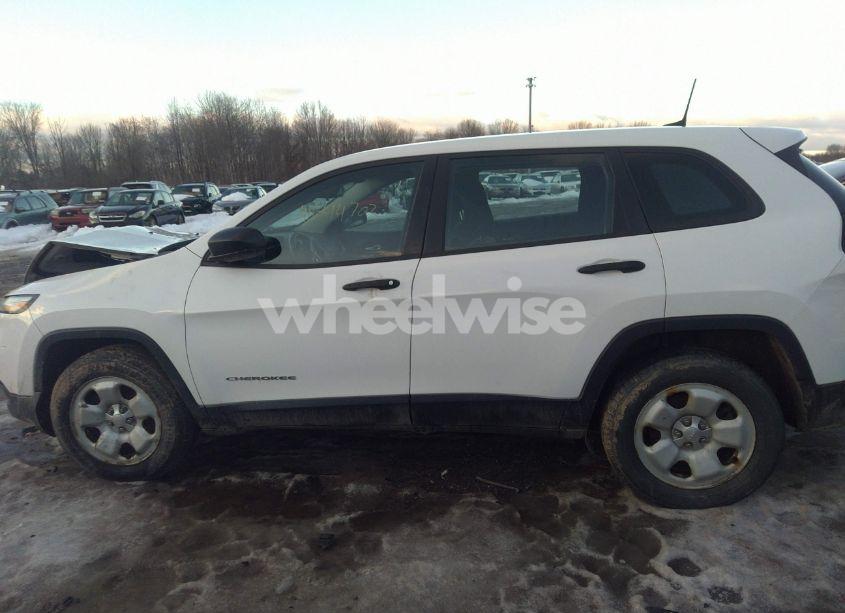 Photo 14 of 2016 Jeep Cherokee SPORT (VIN 1C4PJMAB3GW252867)
