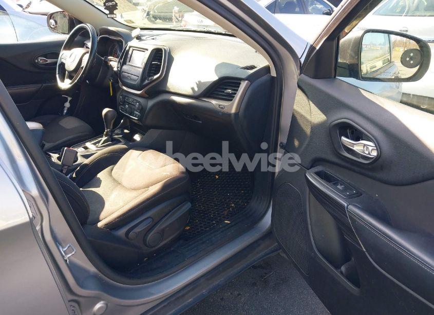 Photo 5 of 2016 Jeep Cherokee SPORT (VIN 1C4PJMAB3GW253663)