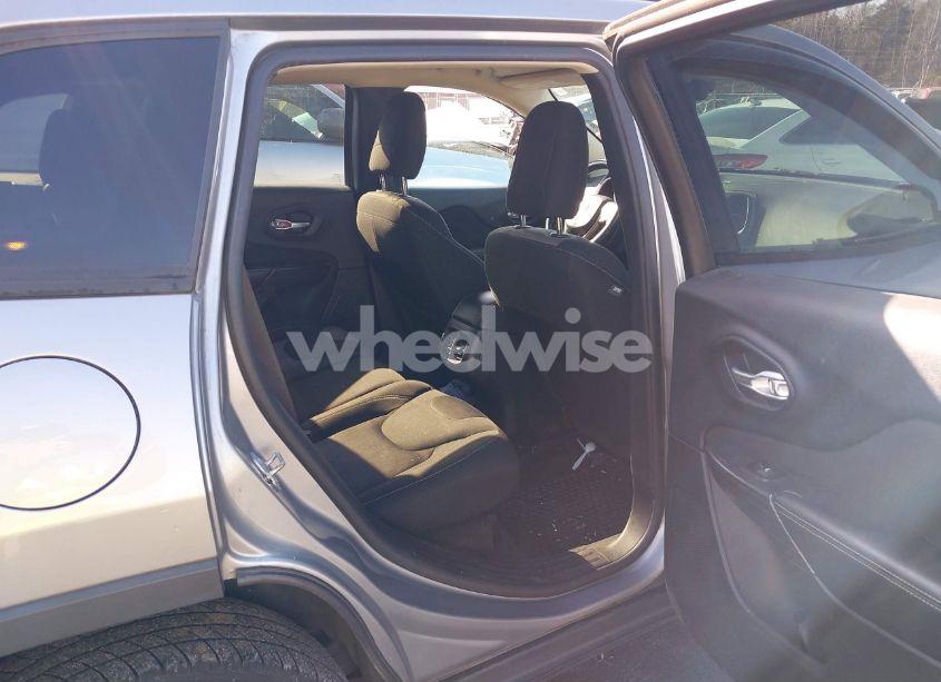 Photo 8 of 2016 Jeep Cherokee SPORT (VIN 1C4PJMAB3GW253663)