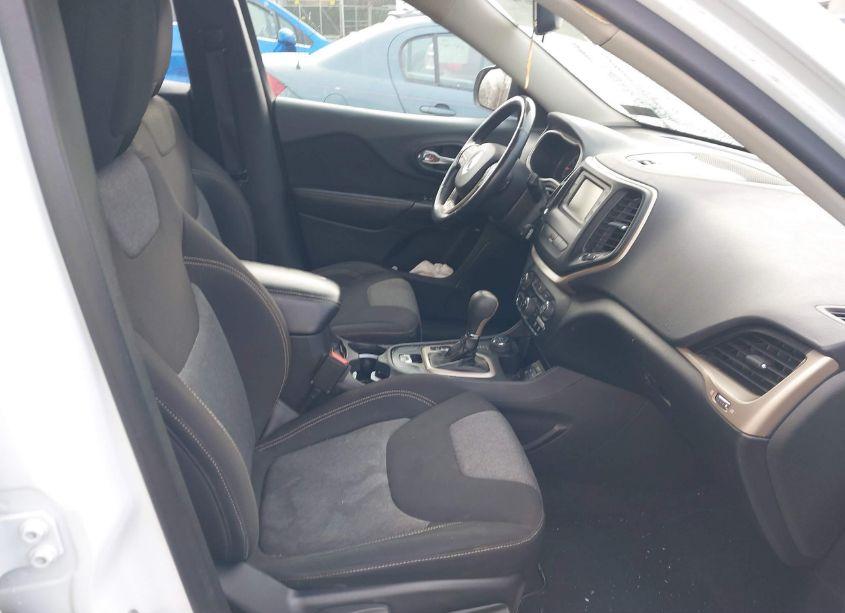 Photo 5 of 2014 Jeep Cherokee SPORT (VIN 1C4PJMAB4EW141354)