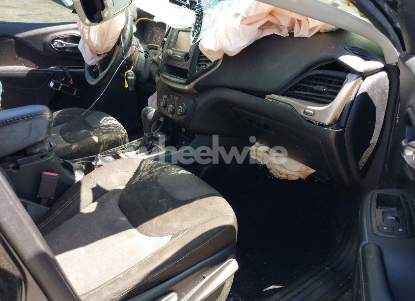 Photo 5 of 2016 Jeep Cherokee SPORT (VIN 1C4PJMAB4GW153118)