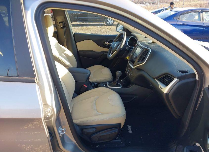 Photo 5 of 2016 Jeep Cherokee SPORT (VIN 1C4PJMAB4GW295596)