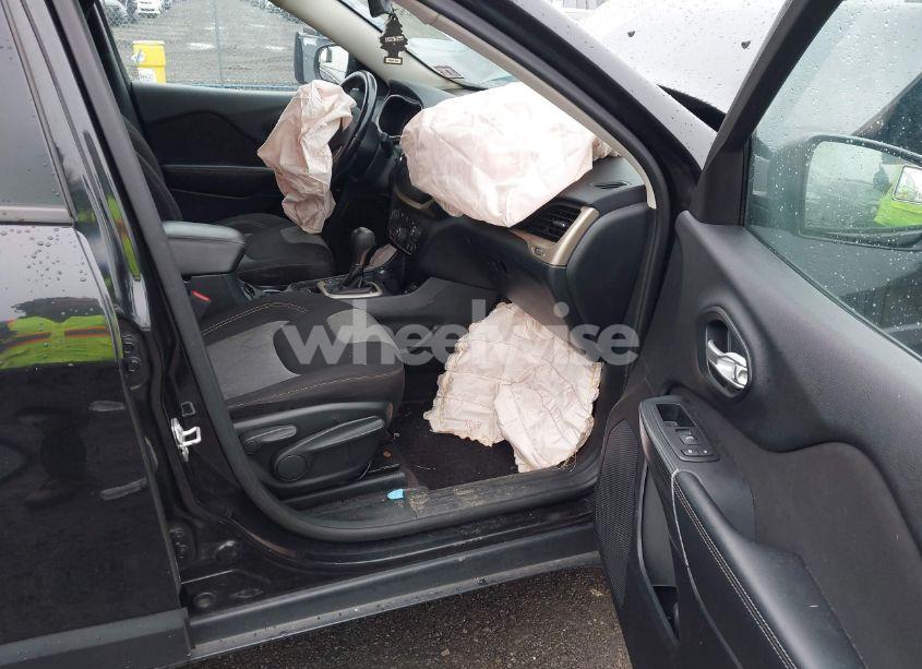 Photo 5 of 2016 Jeep Cherokee ALTITUDE (VIN 1C4PJMAB4GW340102)