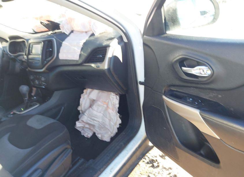 Photo 5 of 2017 Jeep Cherokee ALTITUDE 4X4 (VIN 1C4PJMAB4HW654219)