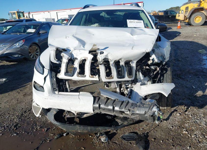 Photo 6 of 2017 Jeep Cherokee ALTITUDE 4X4 (VIN 1C4PJMAB4HW654219)