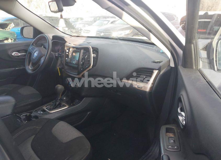 Photo 5 of 2014 Jeep Cherokee SPORT (VIN 1C4PJMAB5EW233363)