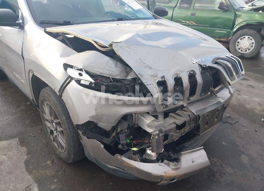 Photo 6 of 2014 Jeep Cherokee SPORT (VIN 1C4PJMAB5EW233363)