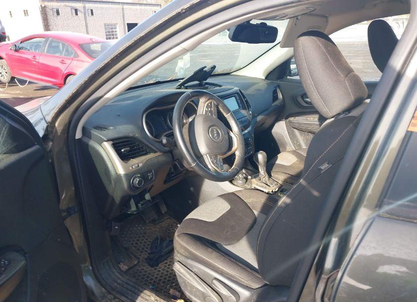 Photo 6 of 2016 Jeep Cherokee SPORT (VIN 1C4PJMAB6GW110710)