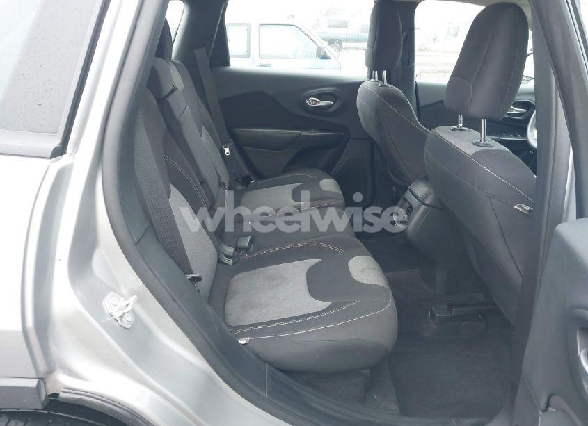 Photo 8 of 2016 Jeep Cherokee SPORT (VIN 1C4PJMAB6GW202805)