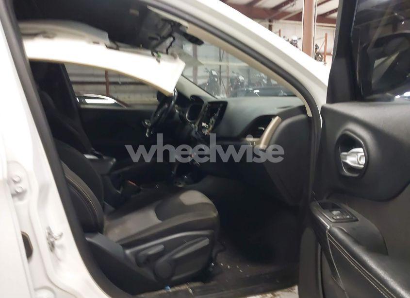 Photo 5 of 2016 Jeep Cherokee SPORT (VIN 1C4PJMAB6GW231835)