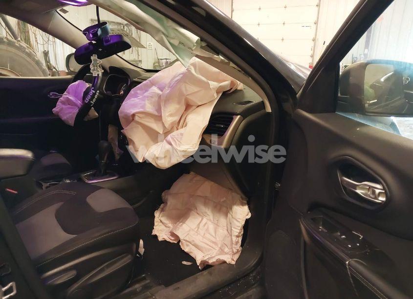 Photo 5 of 2014 Jeep Cherokee SPORT (VIN 1C4PJMAB7EW114147)