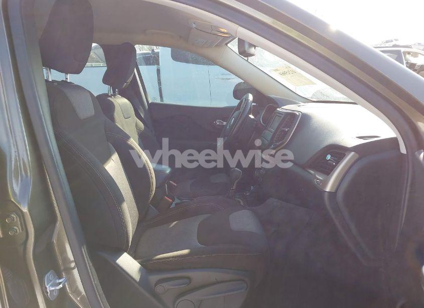 Photo 5 of 2016 Jeep Cherokee SPORT (VIN 1C4PJMAB7GW119450)