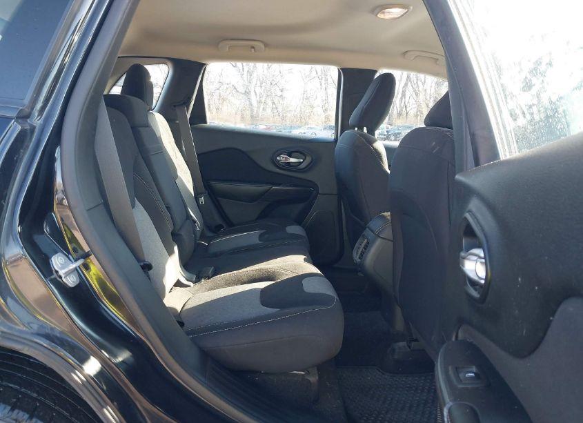 Photo 8 of 2016 Jeep Cherokee SPORT (VIN 1C4PJMAB7GW142629)